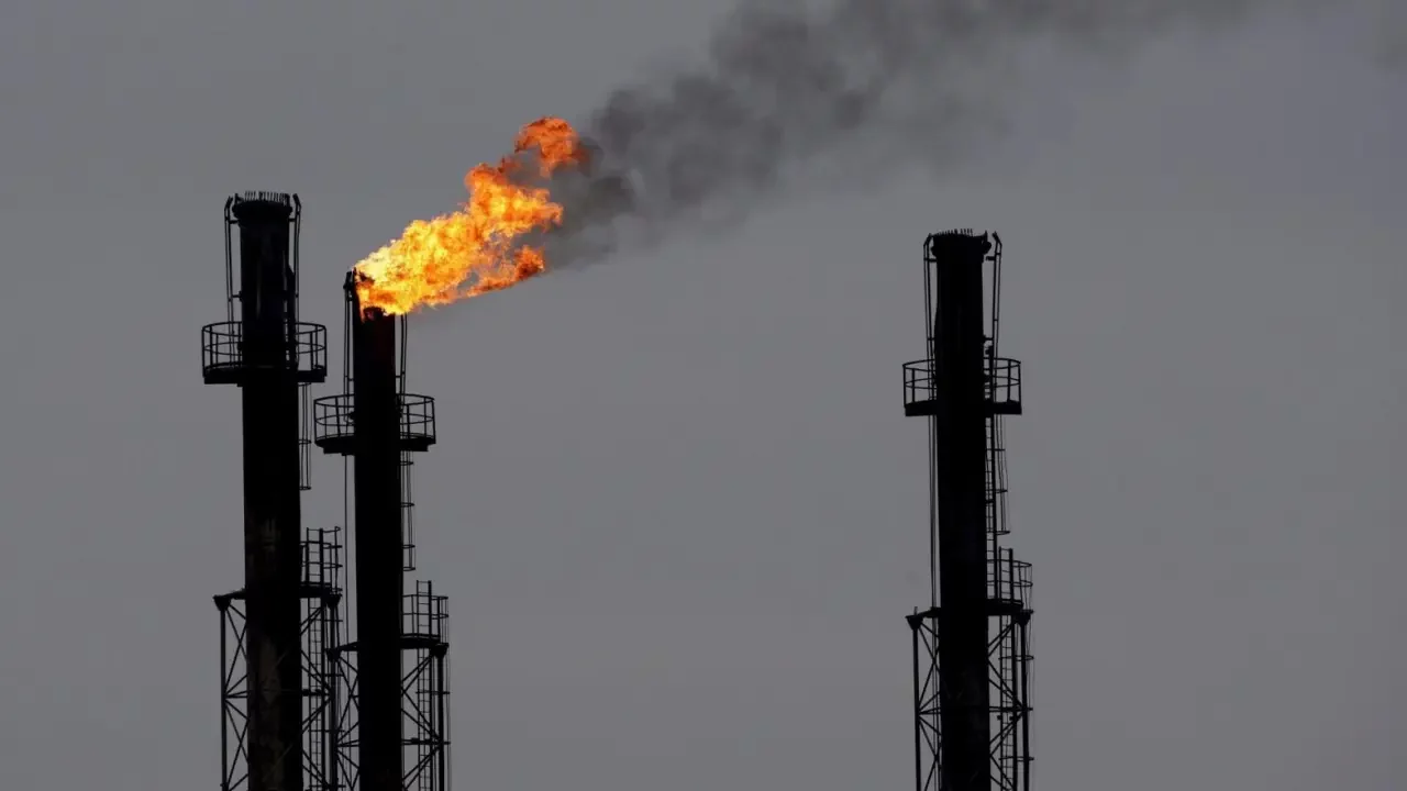 Drones ucranianos atacan por primera vez la terminal petrolera más grande de Rusia