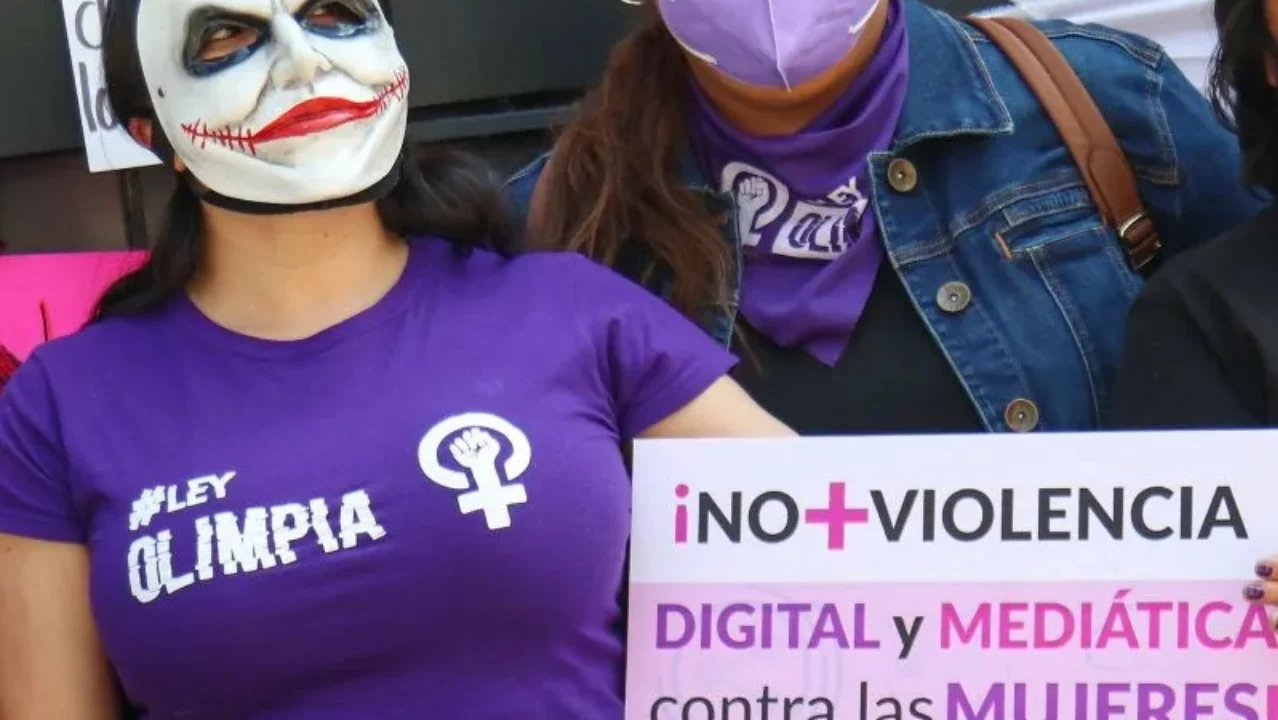 Violencia digital contra mujeres en roles públicos es persistente y es parte de estrategia