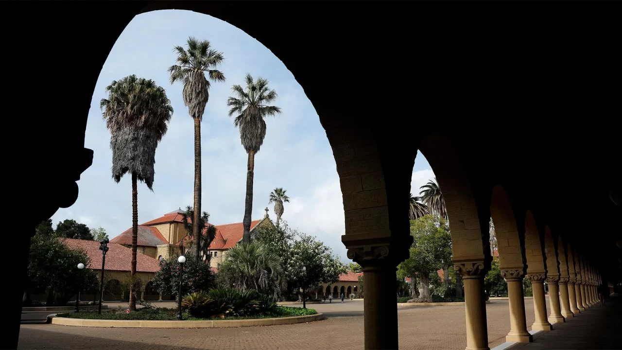Estas 25 universidades sufrirán un duro golpe por el ataque de Trump a las visas H-1B