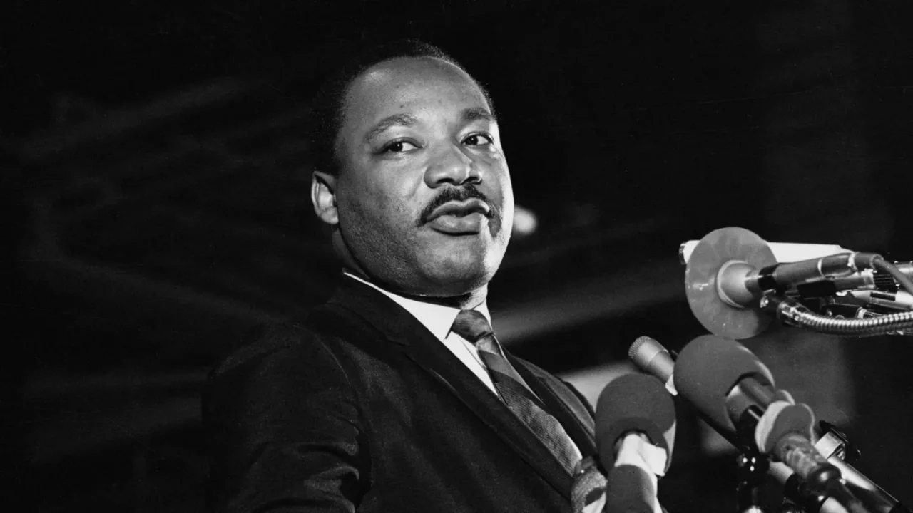 OpenAI bloquea los deepfakes de Sora de Martin Luther King después de ‘representaciones irrespetuosas’