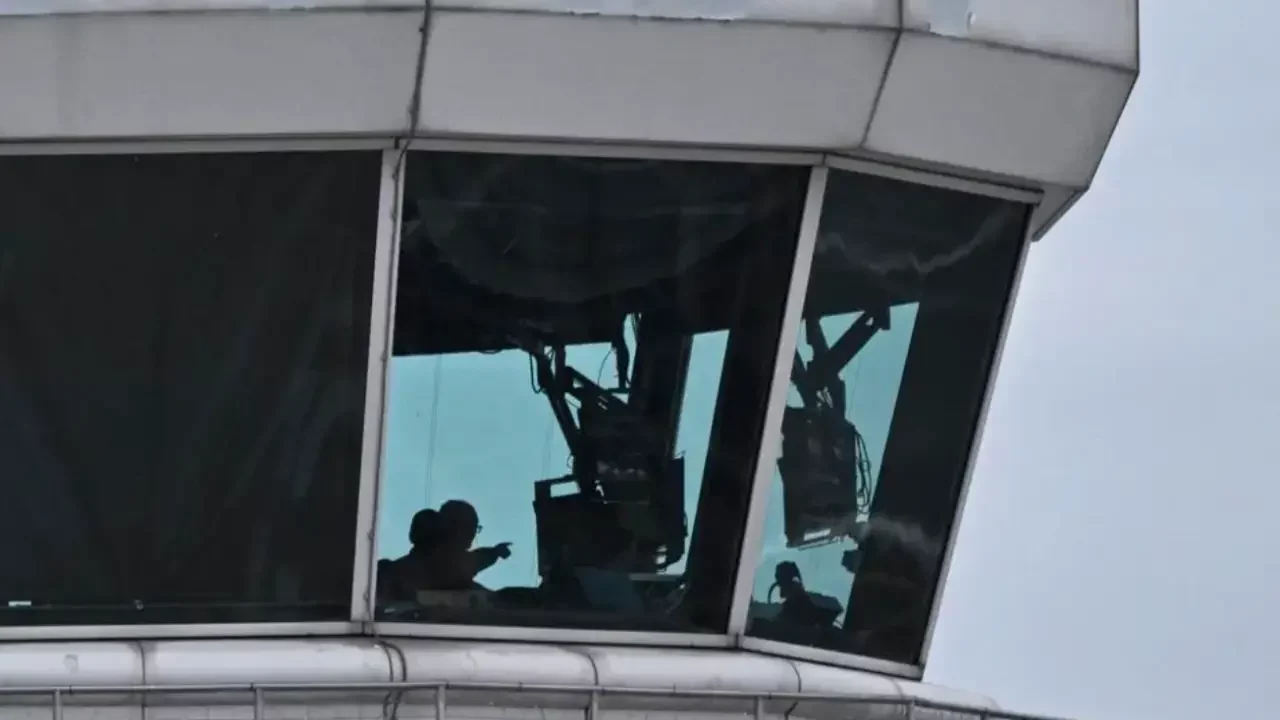 Controladores aéreos sobrecargados en EU ‘no están en condiciones de cumplir con su deber’