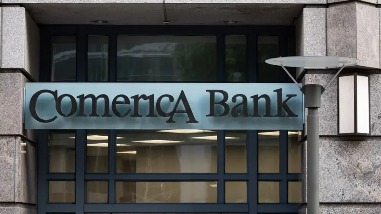 Fifth Third compra Comerica por 10,900 mdd para crear noveno banco más grande de EU