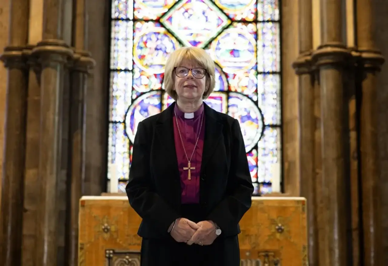La Iglesia de Inglaterra nombra a una mujer arzobispo de Canterbury, la primera en 1,400 años