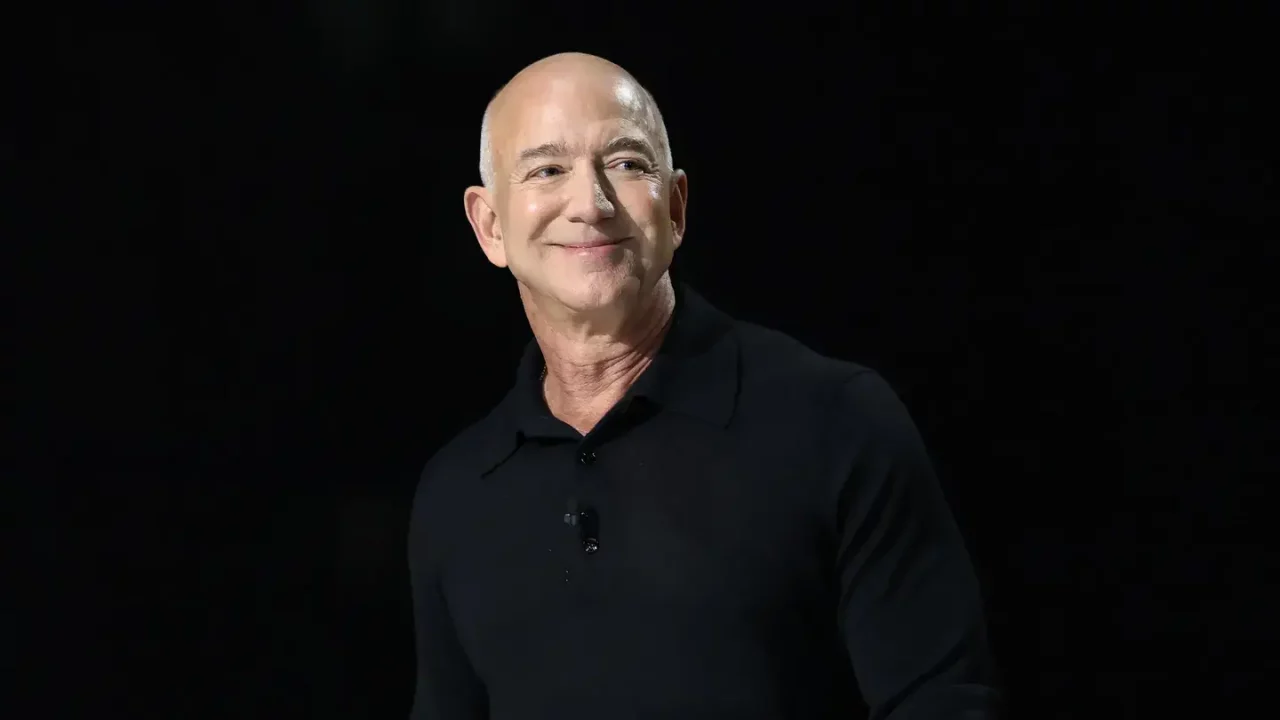Jeff Bezos incrementa su fortuna en 24,000 mdd gracias al récord histórico de las acciones de Amazon