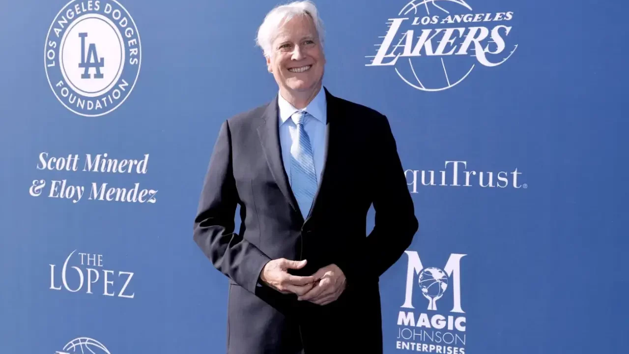 NBA aprueba venta de los Lakers, la mayor adquisición en la historia del deporte