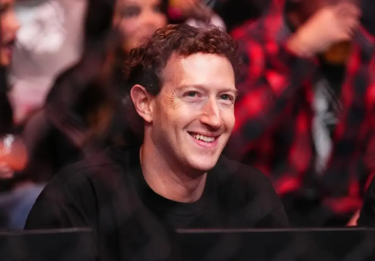 Patrimonio neto de Zuckerberg se reduce en 25,000 mdd
