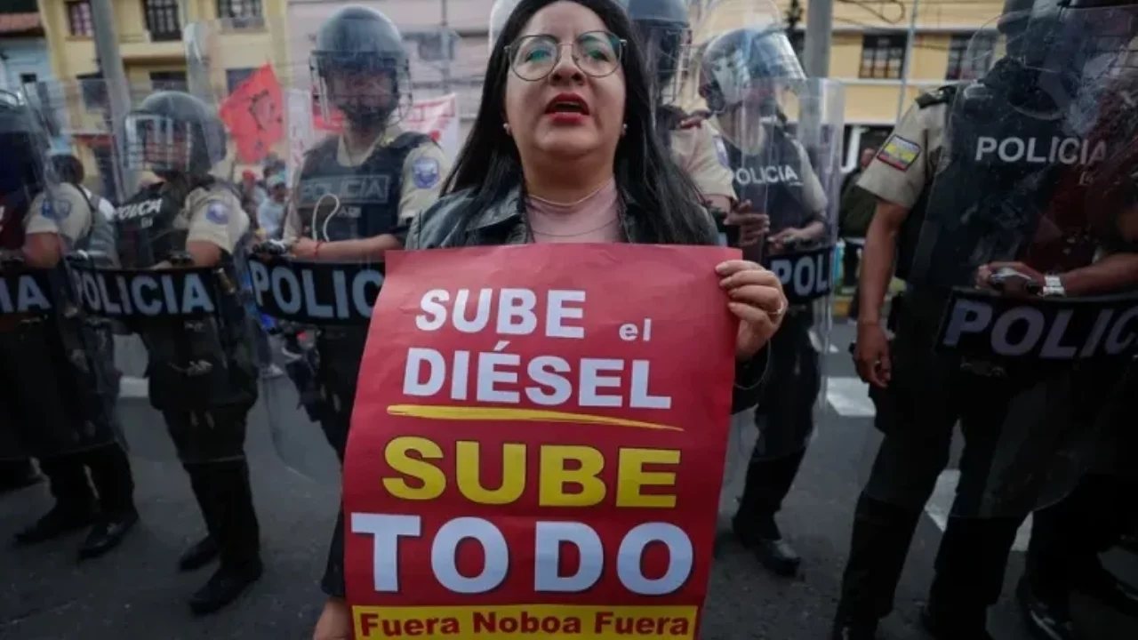 Sheinbaum pide ‘aclarar’ ataque contra Noboa y subraya que protestas deben ser pacíficas