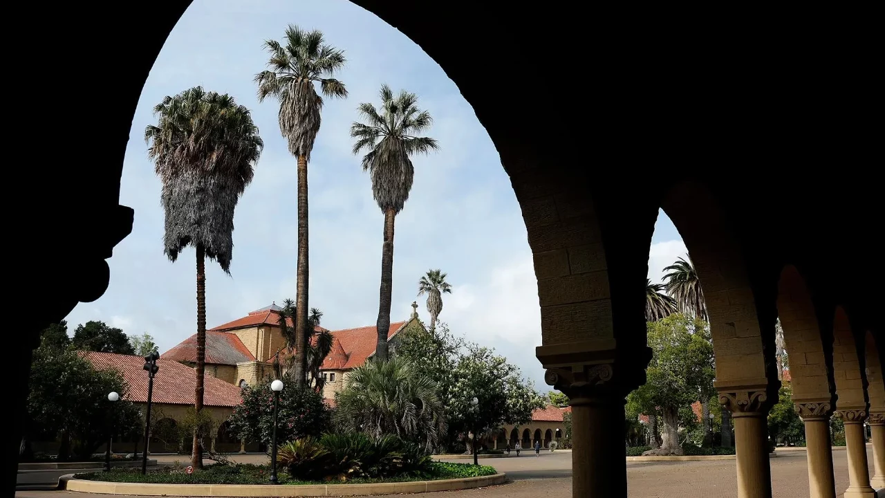 Estas 25 universidades sufrirán un duro golpe por el ataque de Trump a las visas H-1B