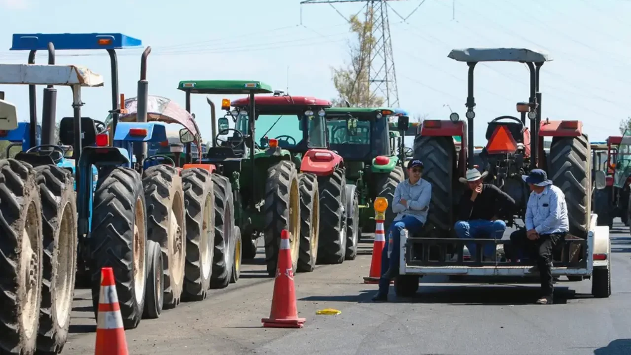Los bloqueos y cierres de empresas en Guanajuato por los productores de granos afecta a la industria en México