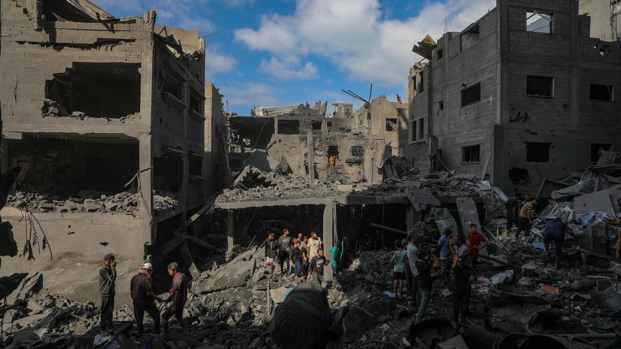 Israel bombardea el norte de Gaza y mata a un palestino a pesar del alto el fuego