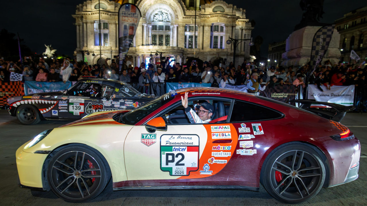 ‘Conducir me ha dado el mismo miedo que siento cuando actúo’: Gael García Bernal tras participar en La Carrera Panamericana