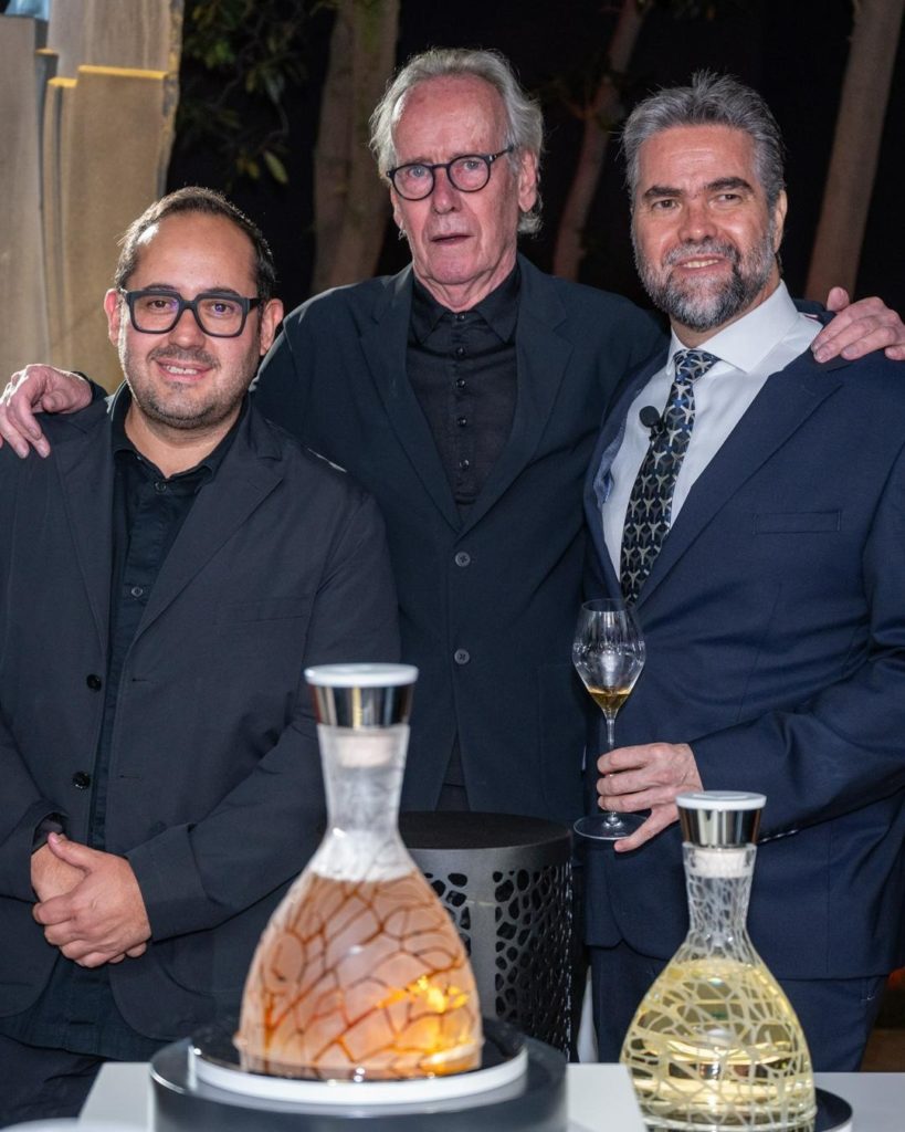 Foto: Los talentos artísticos detrás de Loco Hierofante: el orfebre Iker Ortiz, el artista Jan Hendrix y el maestro tequilero Alberto Navarro.