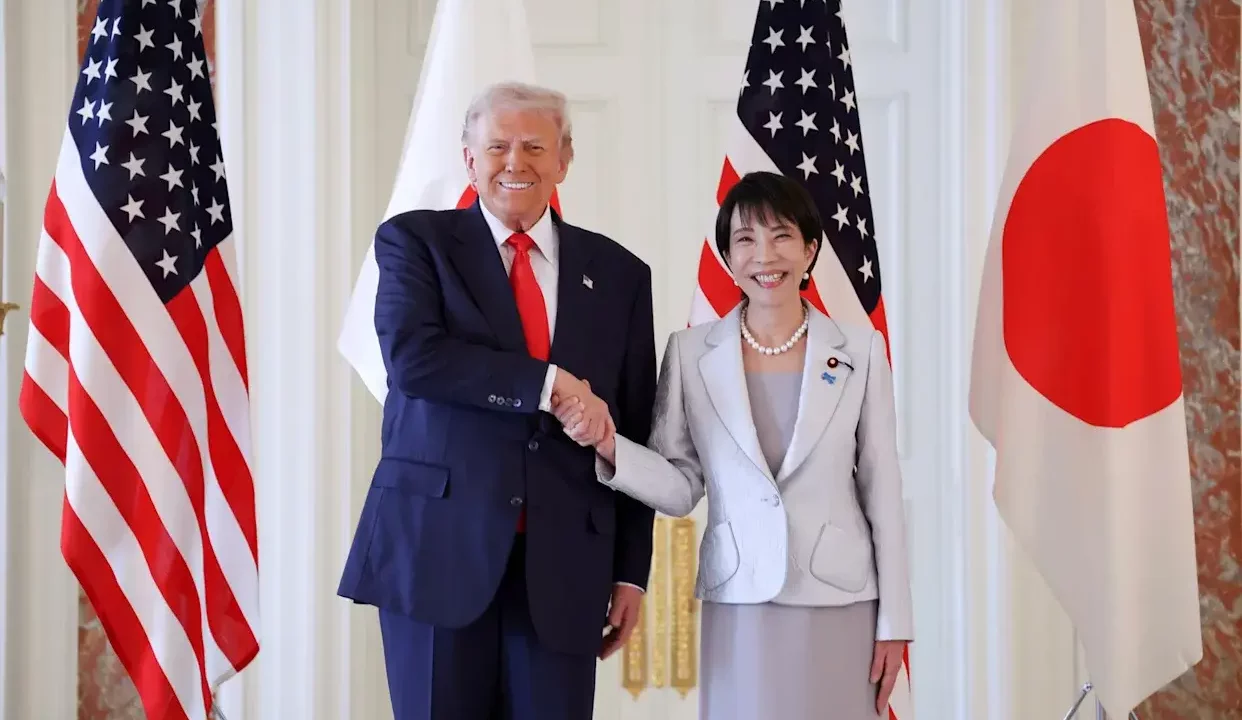Trump elogia a la primera mujer líder de Japón y firma un acuerdo sobre tierras raras