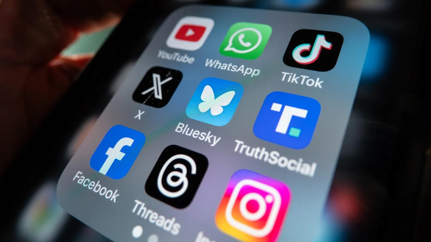 Usuarios de Bluesky y X se desploman un año después de la victoria electoral de Trump; Truth Social registra pequeñas ganancias