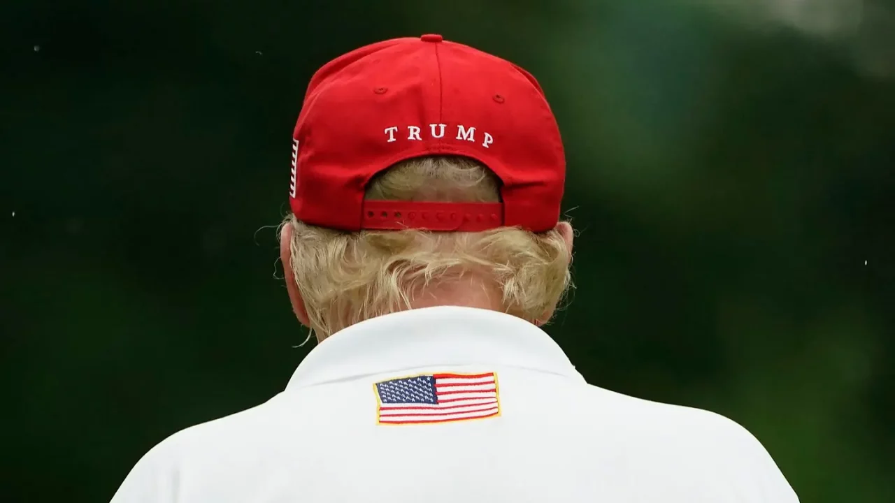 Esta fue la cantidad que recibió Trump por organizar torneos de golf patrocinados por Arabia Saudí