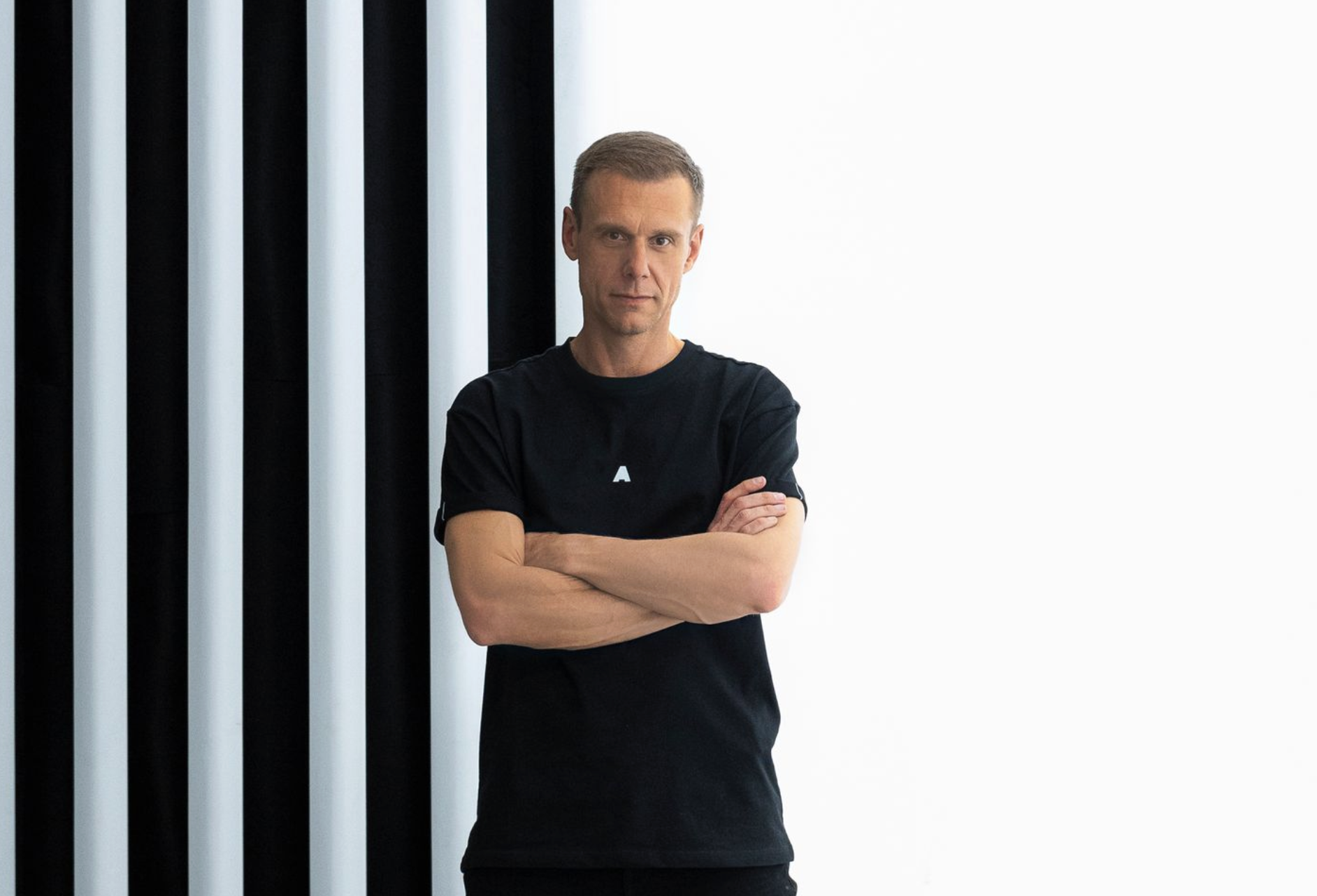 Armin van Buuren desnuda su esencia en ‘Piano’, su proyecto más íntimo y arriesgado