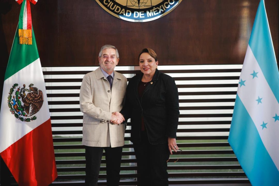 Presidenta de Honduras llega a México para iniciar una visita oficial