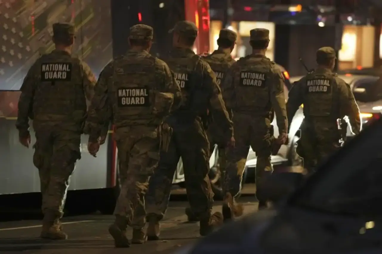 Uno de los miembros de la Guardia Nacional de EU tiene una herida mortal