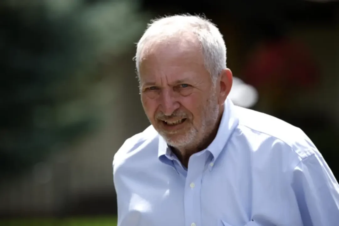 Larry Summers dimite de consejo asesor de Santander tras información sobre caso Epstein