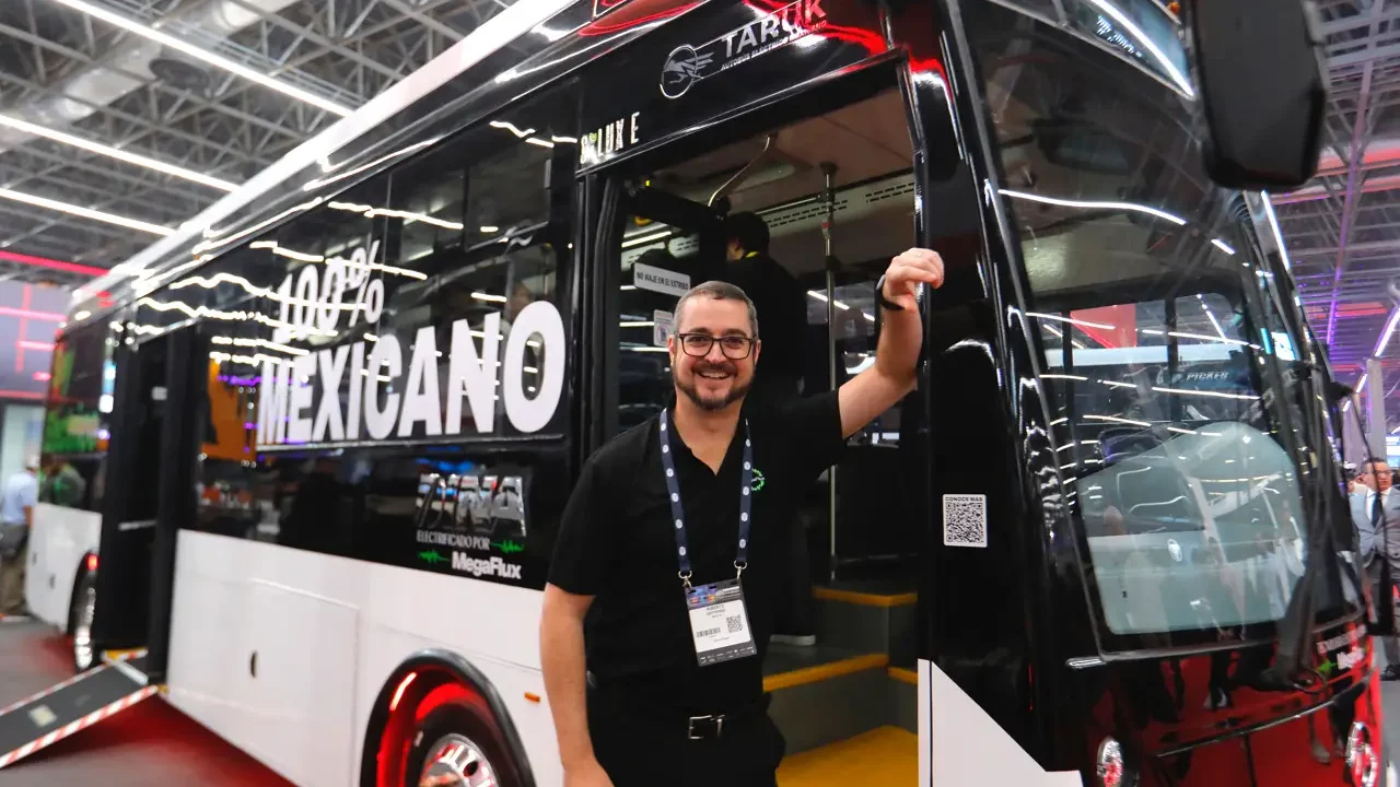 México presenta Taruk, el primer autobús eléctrico fabricado totalmente en el país