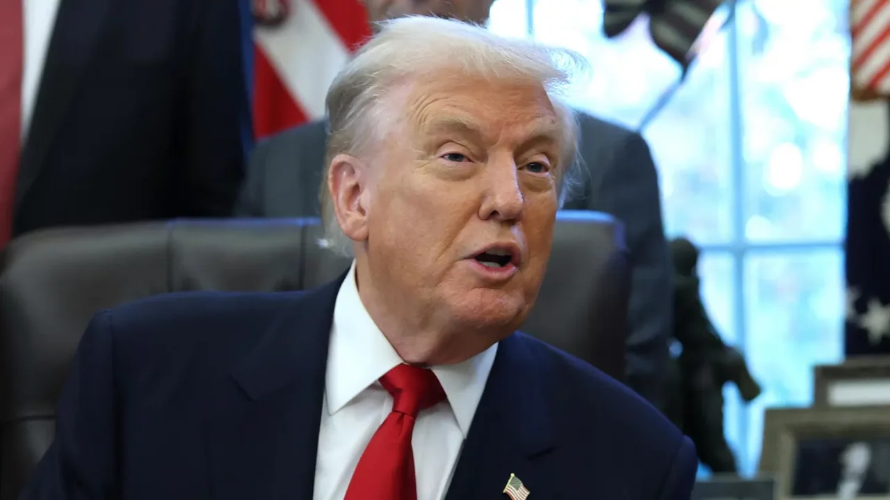 Trump defiende la necesidad de visas H-1B en entrevista con Fox News