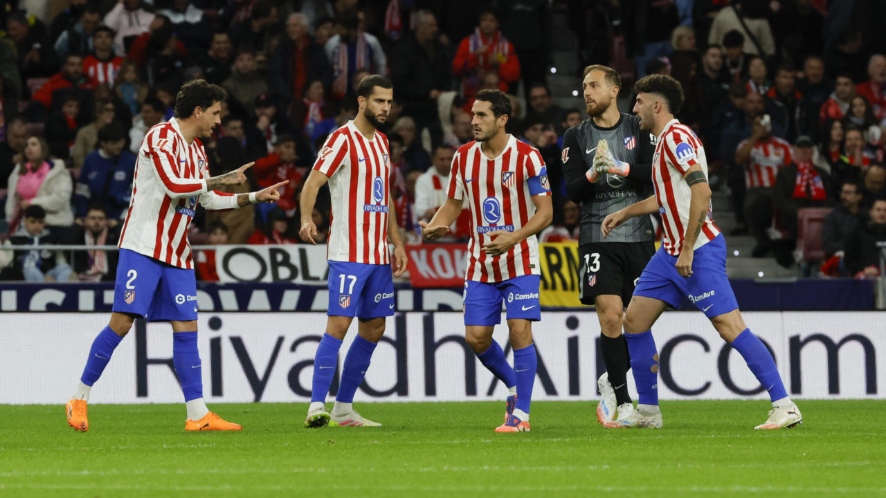 Atlético de Madrid recibe multa de 40,000 euros por incidente con aficionados en campo del Arsenal