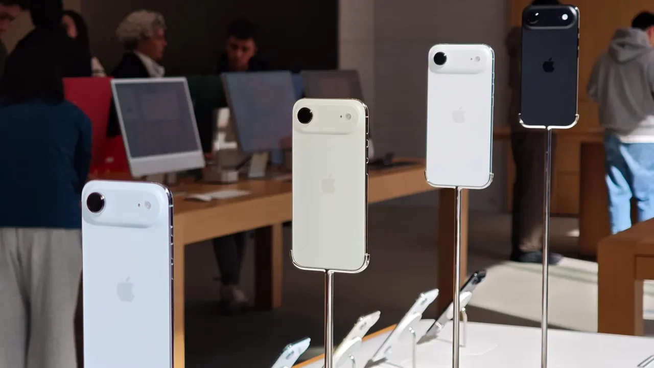 Apple presenta funda para iPhone; su alto precio genera críticas