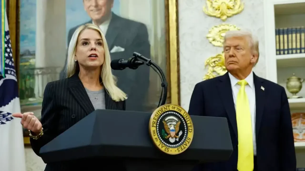 Por qué la investigación del Departamento de Justicia podría mantener ocultos los archivos de Epstein, al menos por ahora