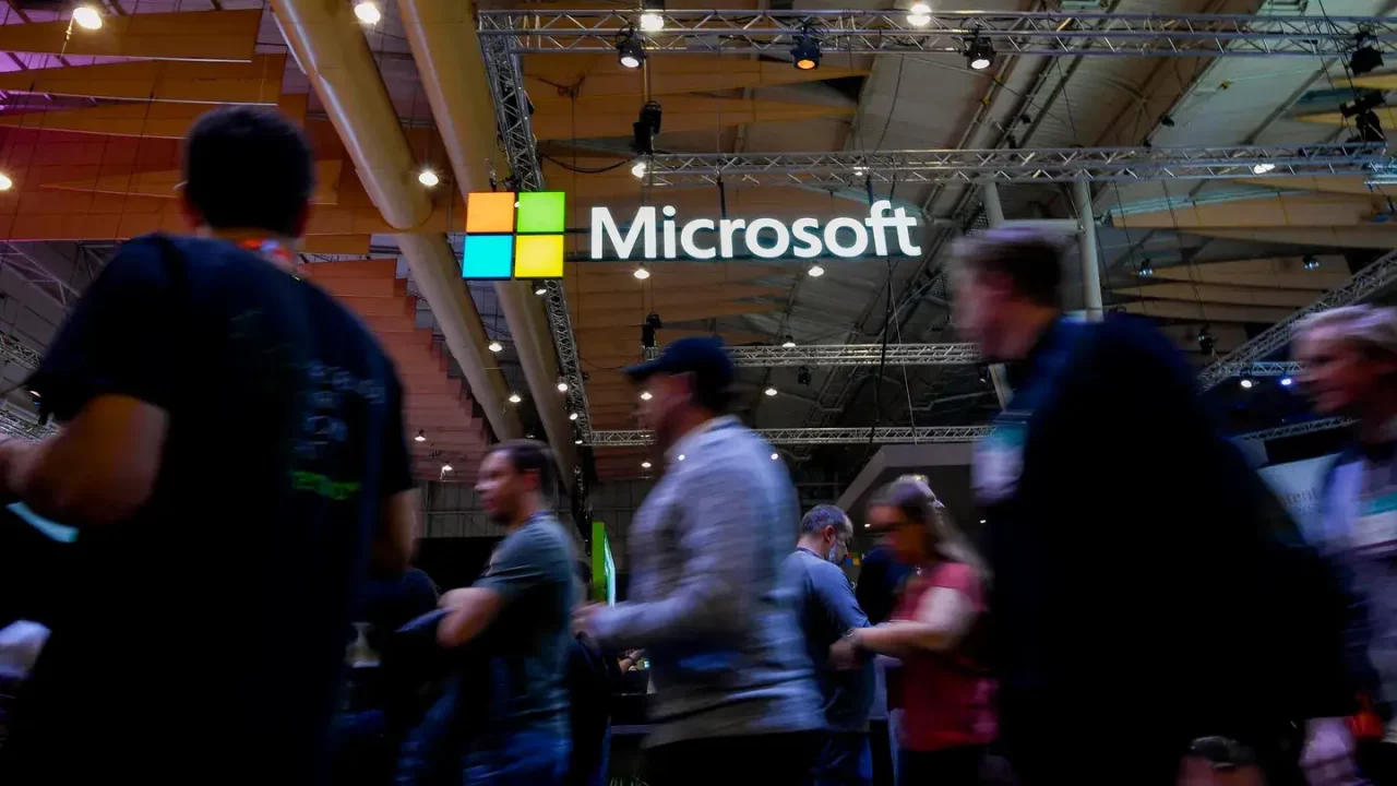 ¿Por qué caen Amazon, Microsoft y otras acciones tecnológicas? El temor a una burbuja de IA provoca una venta masiva