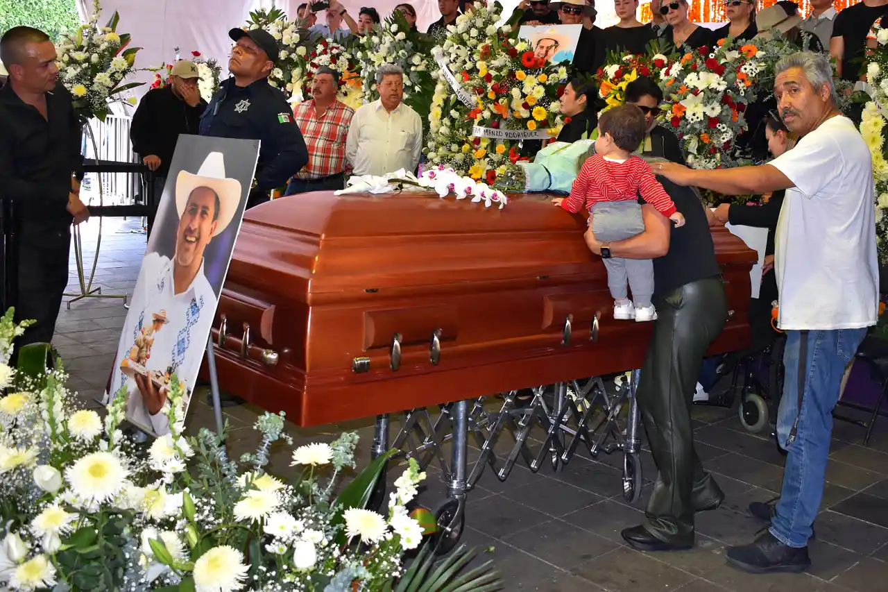 El homicida del alcalde Manzo no ha sido identificado: fiscal de Michoacán
