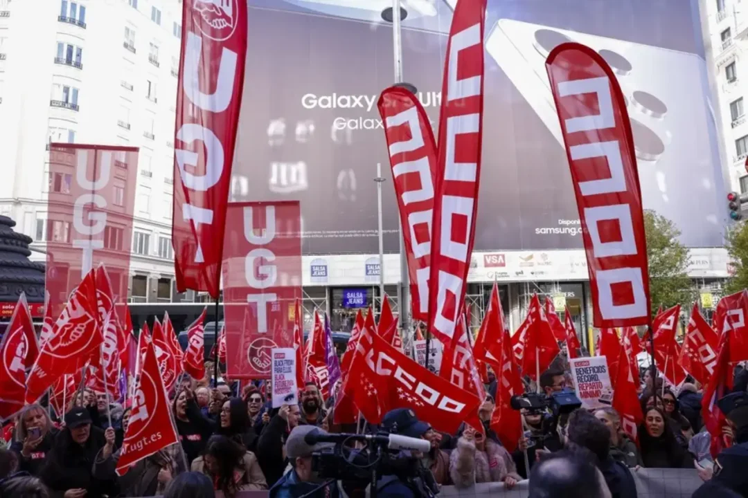 Empleados de Inditex reclaman en Europa participar de los beneficios récord del grupo