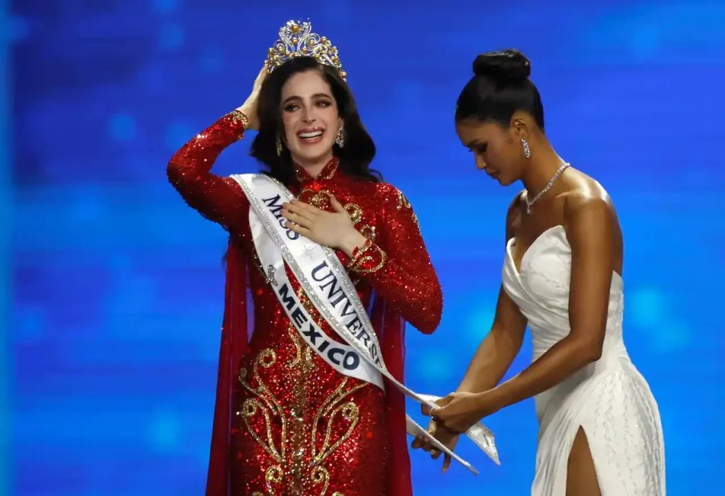 Mexicano copropietario de Miss Universo advierte acciones legales contra medios