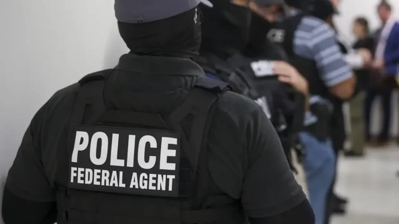 Administración Trump contrata a 50,000 trabajadores federales, impulsando puestos relacionados con la migración