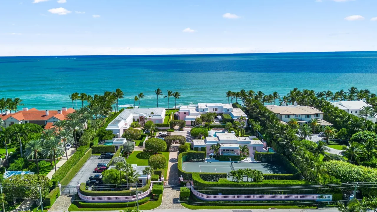 Mansión en Palm Beach, ubicada en una calle exclusiva para multimillonarios, se pone a la venta por 185 mdd