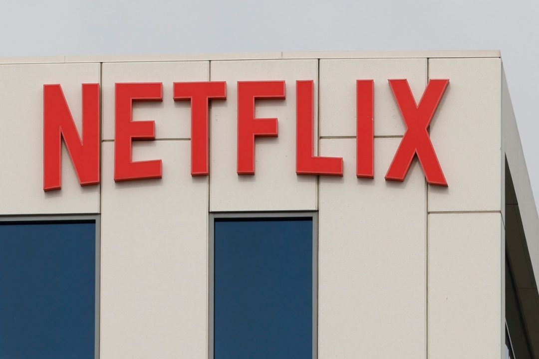 Actores de doblaje boicotean Netflix ante preocupaciones sobre el entrenamiento de la IA
