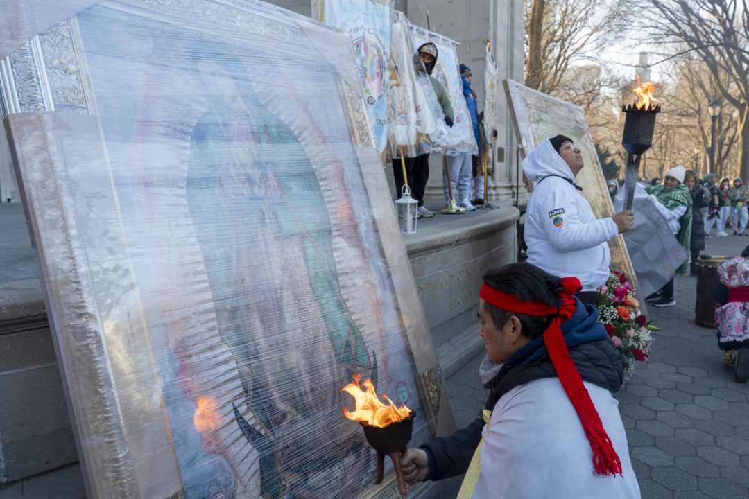 Mexicanos en NY desafían al ICE para rendir homenaje a la Virgen de Guadalupe
