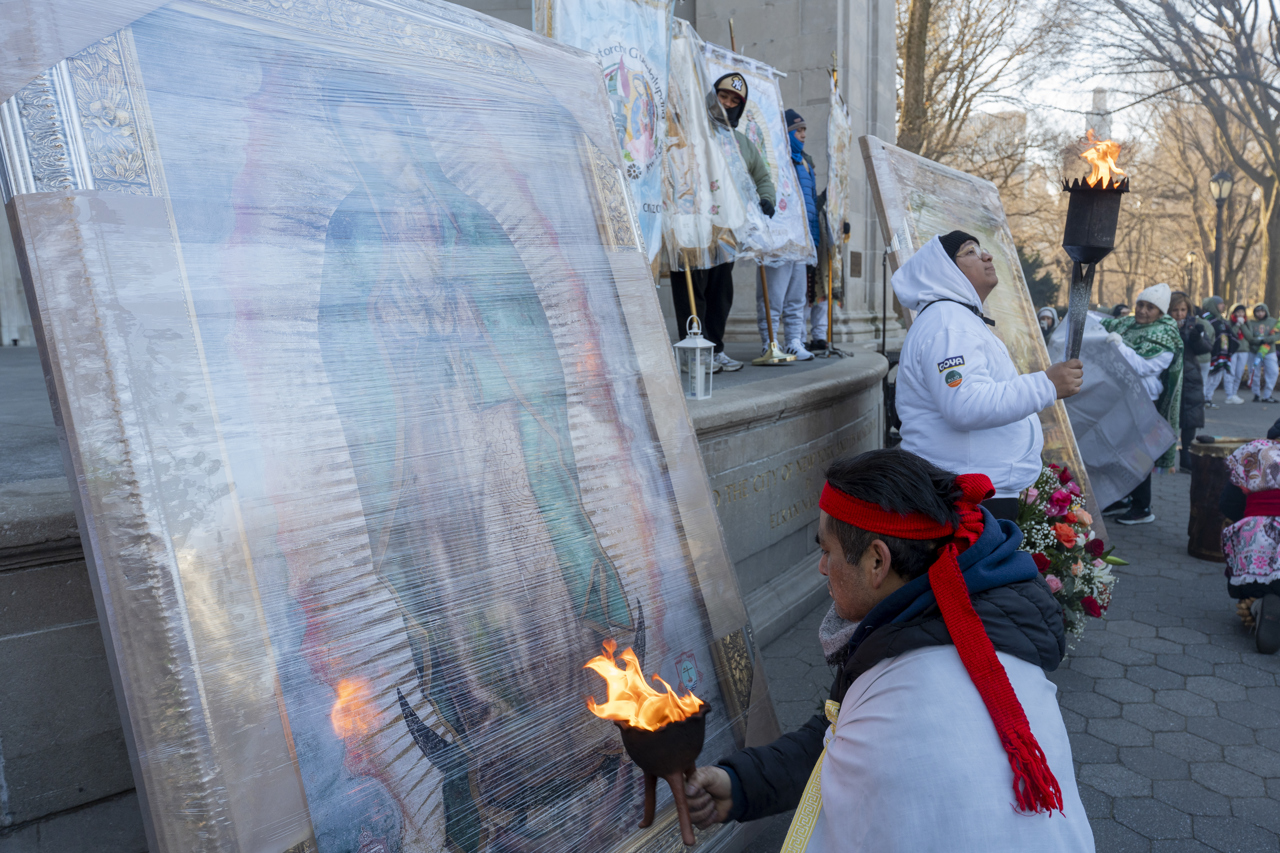 Mexicanos en NY desafían al ICE para rendir homenaje a la Virgen de Guadalupe
