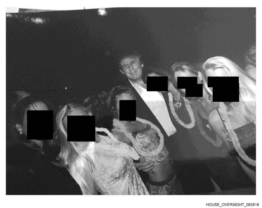 Estas nuevas fotos de archivo de Epstein muestran a Trump, Bill Clinton, Steve Bannon y otros