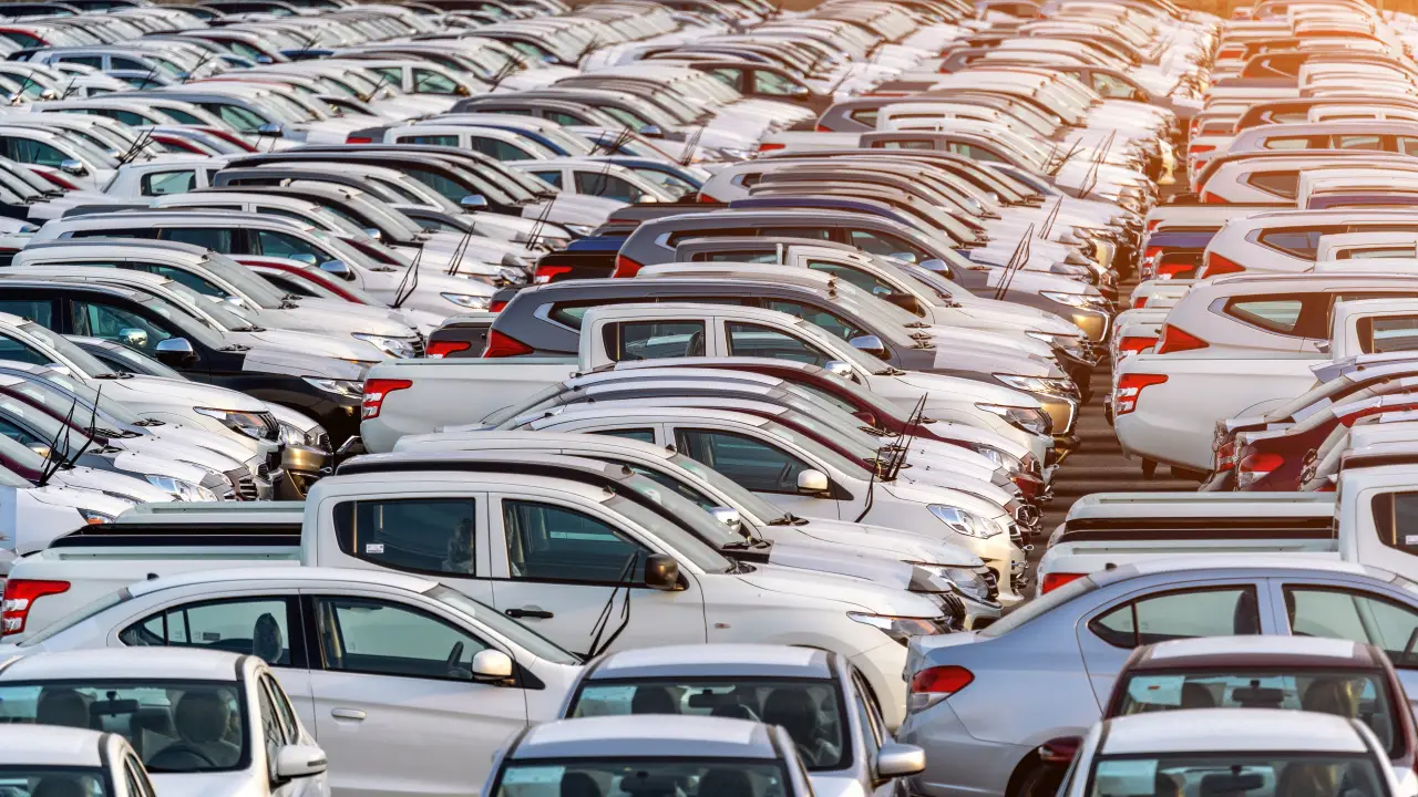 Los automóviles extranjeros llegan a Rusia a través de China, eludiendo sanciones de guerra contra Ucrania