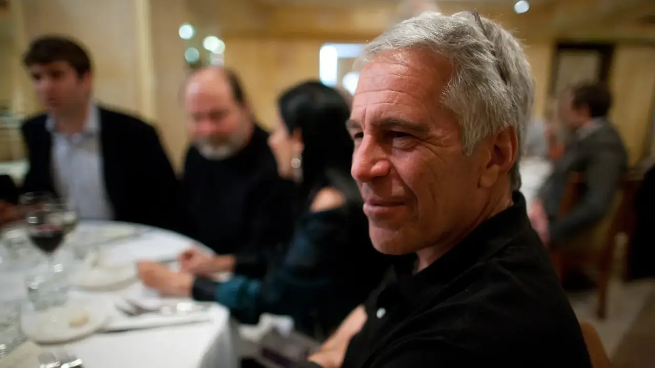 Se publican más fotos de Epstein mostrando a Bill Gates, Woody Allen y más