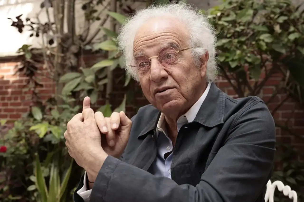 Manual de etiqueta para perder un país: entrevista con Francisco Martín Moreno
