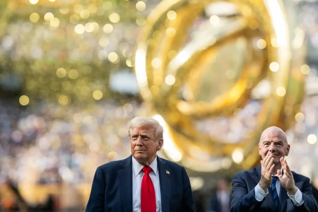 Trump dice que el propio Infantino le pidió que entregara el trofeo al ganador del Mundial