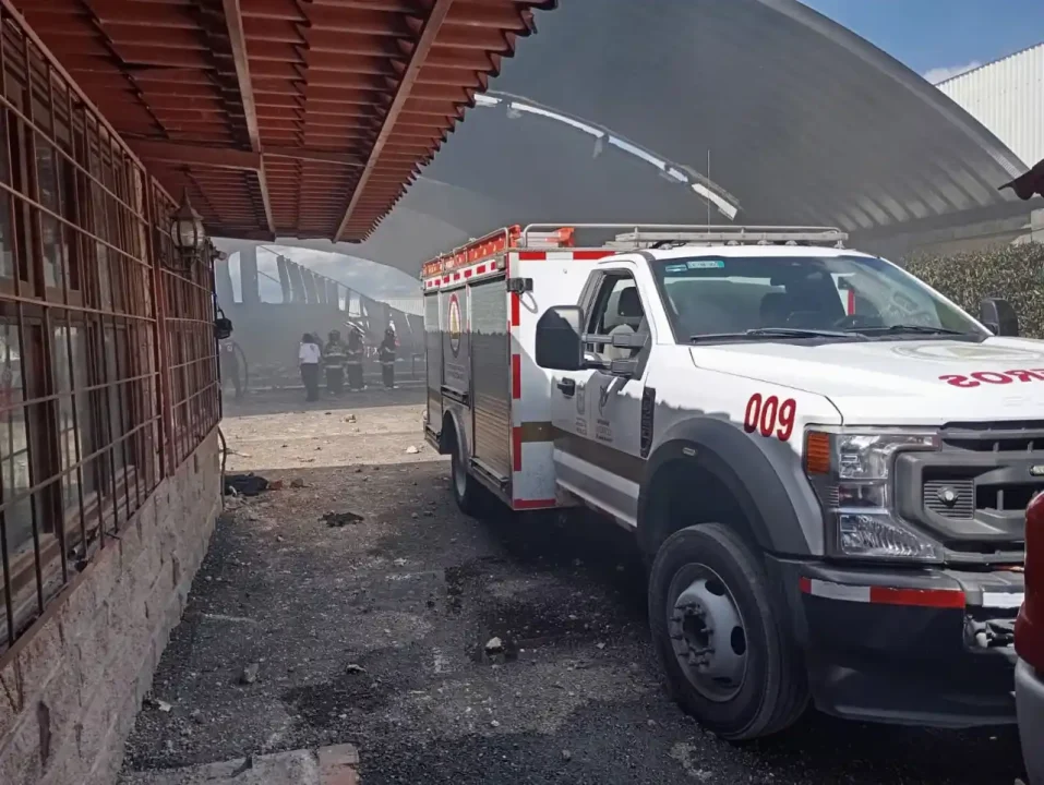 Los 10 ocupantes de la aeronave que cayó en Toluca murieron, confirma Sheinbaum