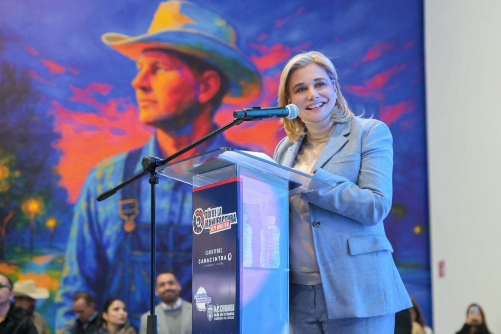 María Eugenia Campos Galván en la Inauguración Centro de Convenciones “Tres Culturas”, Ciudad Cuauhtémoc, Chihuahua. 