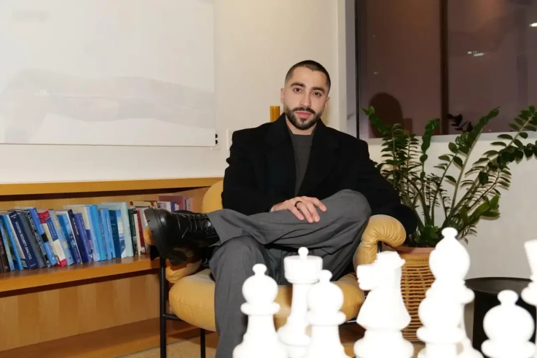 Este joven de 24 años construyó un imperio multimillonario de entrenamiento de IA en ocho meses