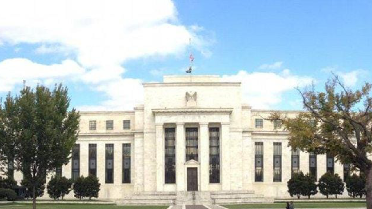 Los inversores apuestan a futuros recortes de la Fed para apoyar los mercados tras la pausa