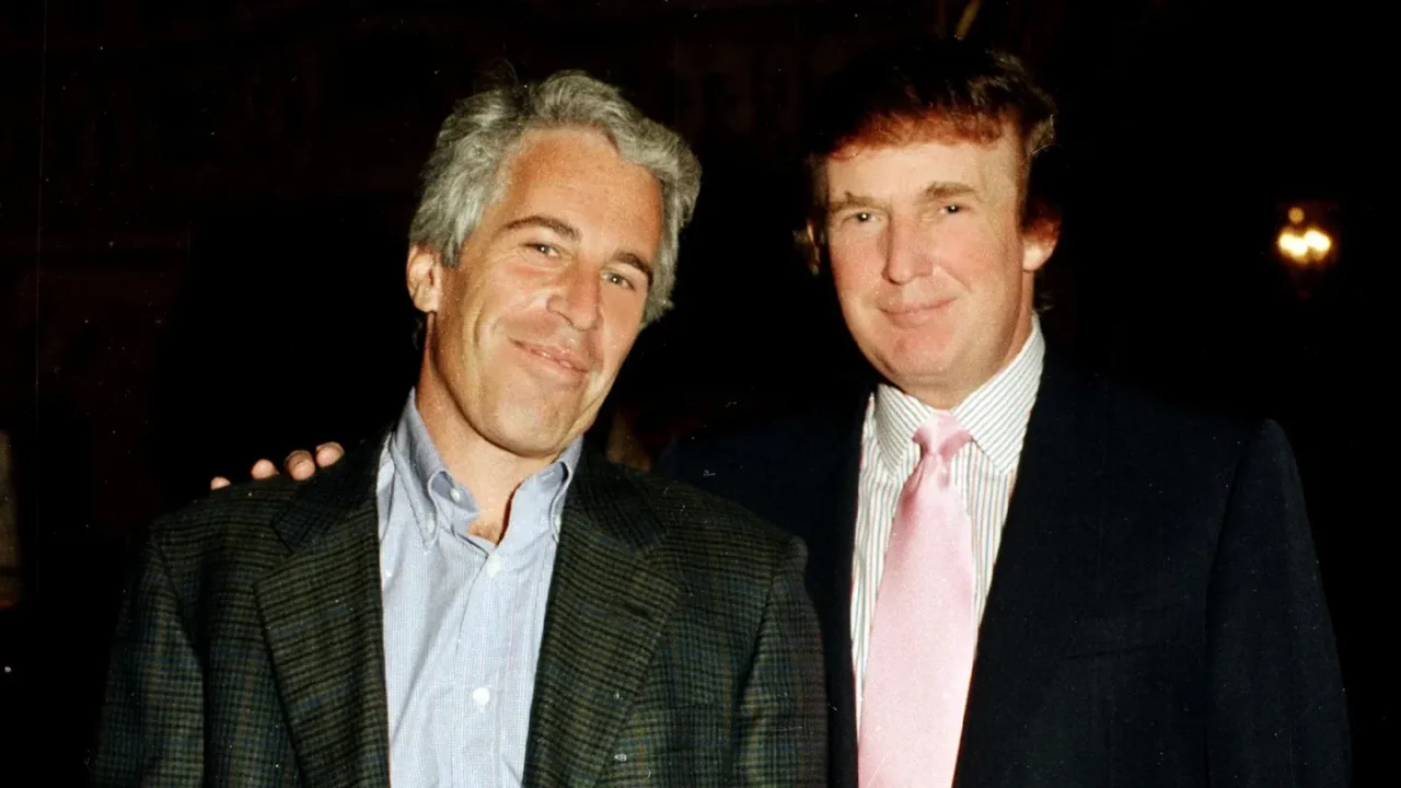 Acusación de trabajadora provocó que Epstein fuera expulsado del spa en Mar-A-Lago