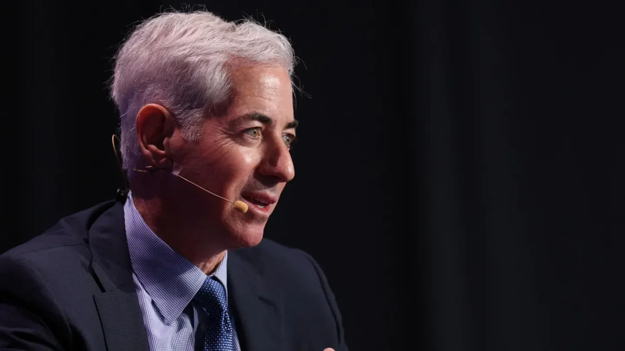 El multimillonario Bill Ackman dona 10,000 dólares para apoyar a un agente de ICE en el tiroteo de Minneapolis