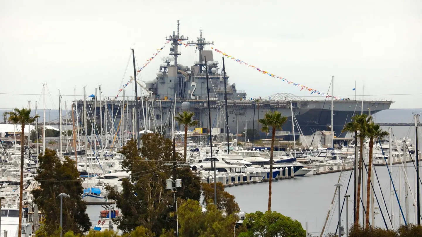 Exmarino de la Armada de EU recibe casi 17 años de prisión por vender secretos navales a China