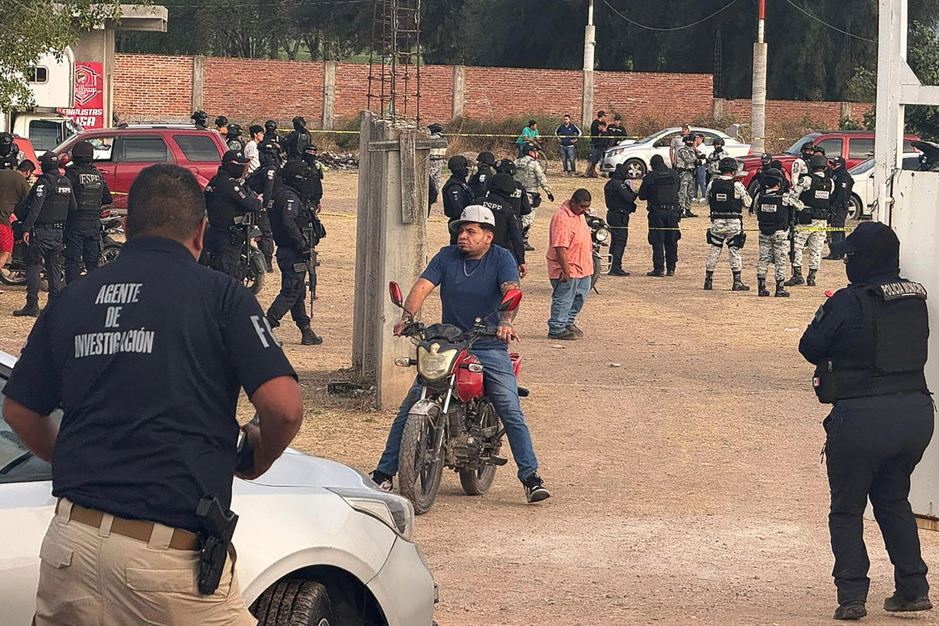 Disputa entre carteles estaría detrás de la masacre en campo de futbol en Guanajuato